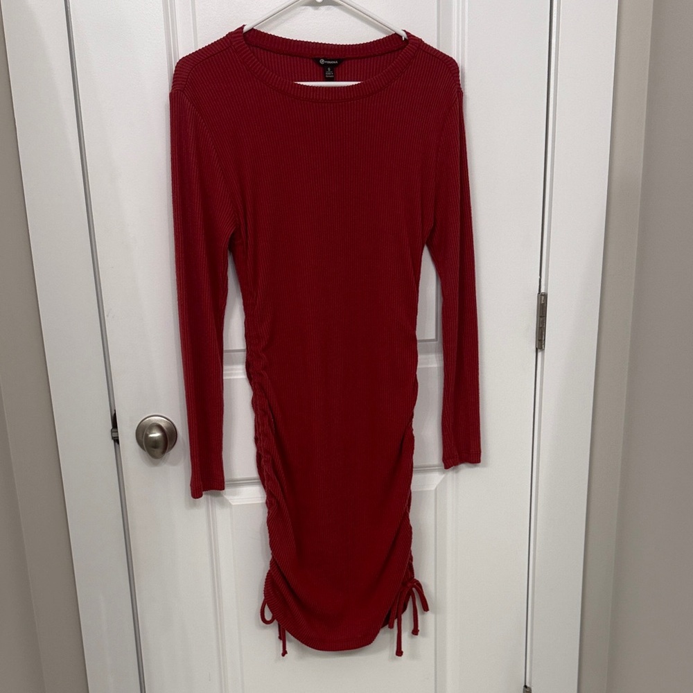 Versona Chic Red Long Sleeve Dress